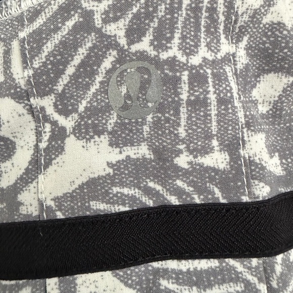 Lululemon Run: Pace Setter Skirt (Regular)
Beachy Floral White Fossil / Black - Picture 6 of 8